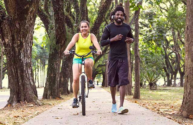 couple exercising during the heat in Fremont